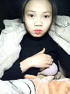 derylove  online show from February 10, 3:11 pm