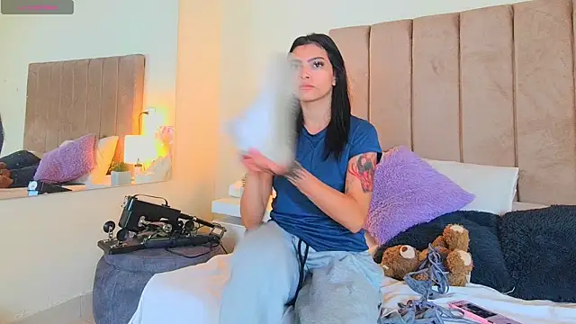 LANA LARSEN online show from February 28, 11:43 am