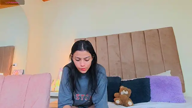 LANA LARSEN online show from March 13, 11:37 am