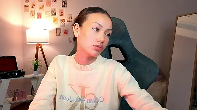 Snapshot of nexorine chatting on February 12, 1:22 pm nexorine online show from February 12, 1:22 pm