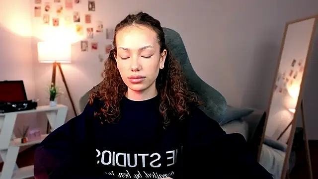 Snapshot of nexorine chatting on March 1, 6:13 am nexorine online show from March 1, 6:13 am