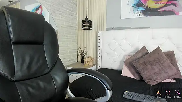 isabella  lux online show from February 18, 8:27 pm