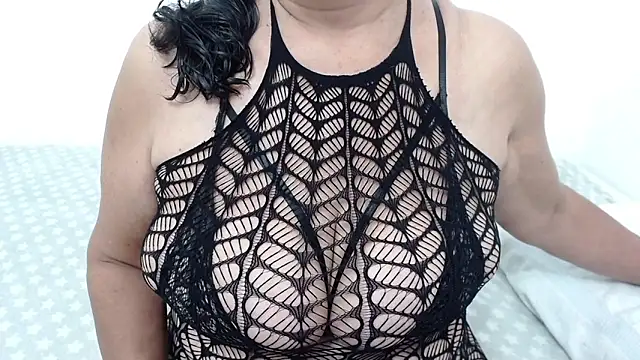 Snapshot of ElizabethMiler chatting on June 29, 4:07 pm ElizabethMiler online show from June 29, 4:07 pm