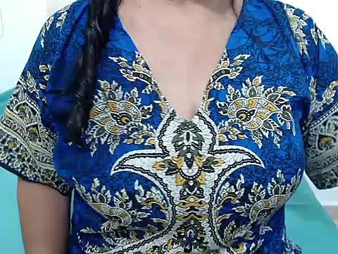 Snapshot of ElizabethMiler chatting on February 7, 10:18 pm ElizabethMiler online show from February 7, 10:18 pm