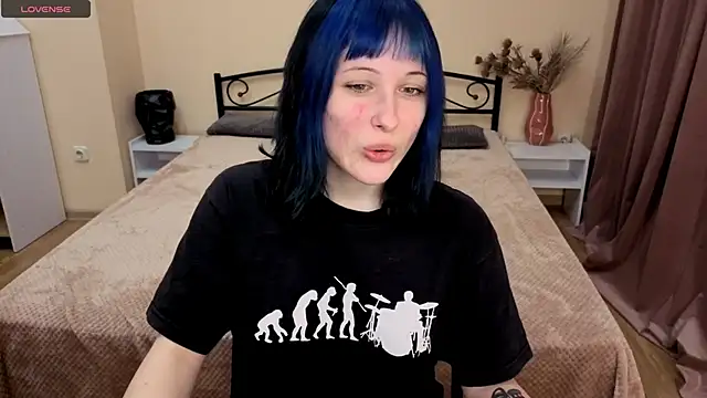 Sunny Girl X online show from April 12, 6:44 pm