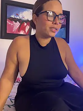 Snapshot of Kira_Spiicy chatting on February 20, 12:18 pm Kira Spiicy online show from February 20, 12:18 pm