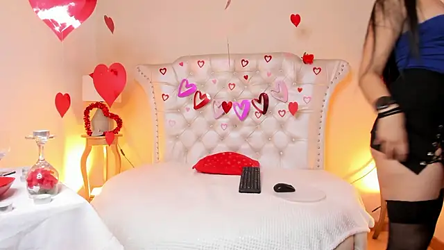 Snapshot of SamanthaMorelli chatting on February 11, 12:38 pm SamanthaMorelli online show from February 11, 12:38 pm