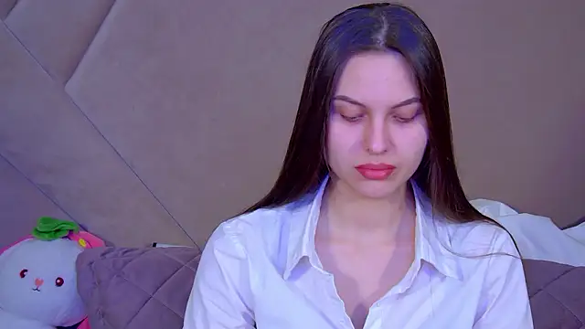 Snapshot of AliceVersal chatting on February 5, 4:08 am AliceVersal online show from February 5, 4:08 am