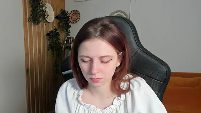 FreyaVey online show from February 12, 5:18 am