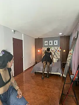 Snapshot of Violet_rousse7 chatting on July 19, 6:44 am Violet rousse7 online show from July 19, 6:44 am