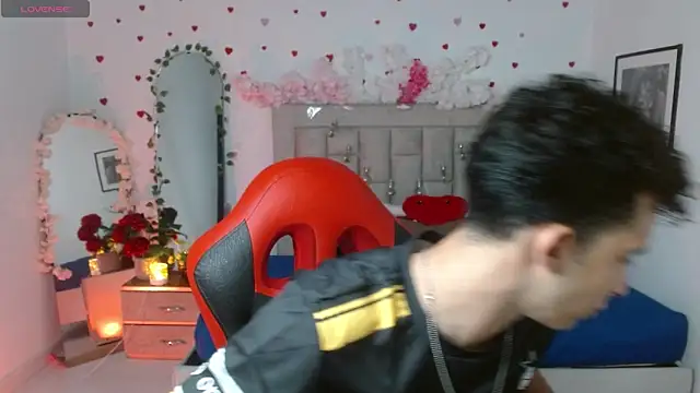 Caius fox online show from April 5, 11:28 am