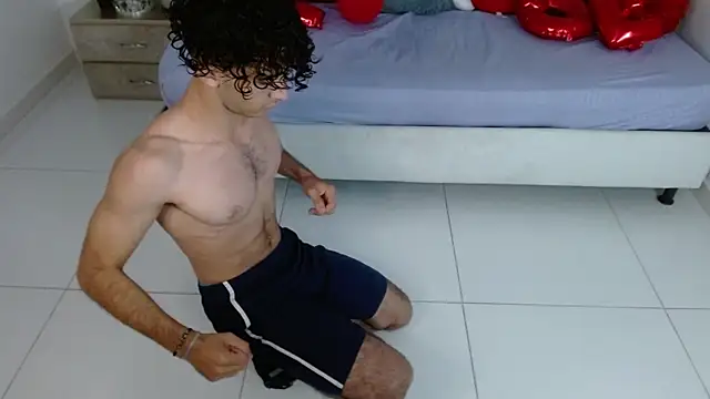 Snapshot of Caius_fox chatting on February 21, 11:23 am Caius fox online show from February 21, 11:23 am