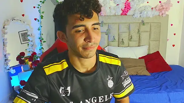 Caius fox online show from April 10, 11:28 am