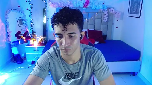 Caius fox online show from April 7, 11:23 am