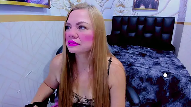 alicee  mature online show from May 3, 8:01 pm