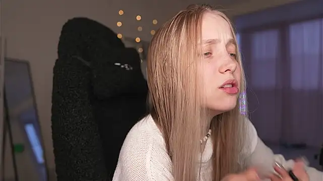 Appr0ved  online show from March 12, 3:16 pm