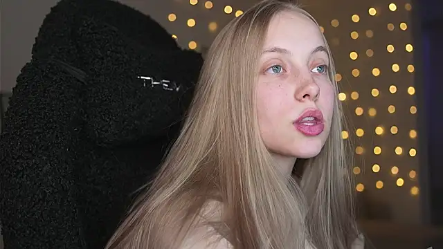 Appr0ved  online show from February 11, 3:01 pm