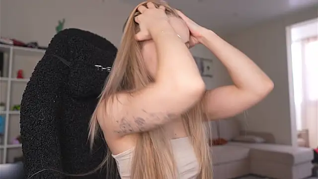 Appr0ved  online show from March 22, 3:13 pm