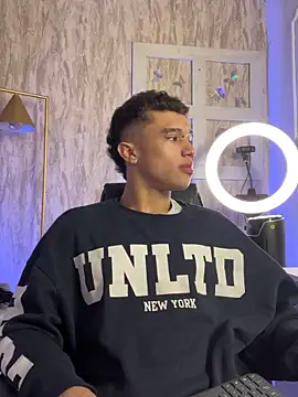 Snapshot of Dominik_Souza chatting on February 28, 12:49 pm Dominik Souza online show from February 28, 12:49 pm