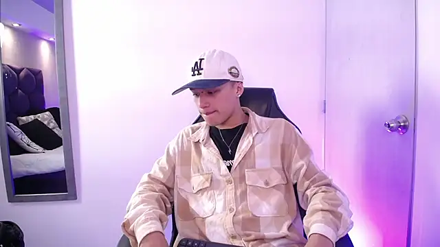 Dominik Souza online show from April 8, 8:21 pm