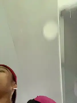 Snapshot of Dominik_Souza chatting on February 14, 12:38 pm Dominik Souza online show from February 14, 12:38 pm