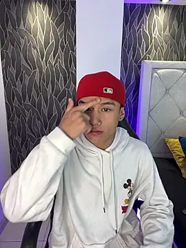 Snapshot of Dominik_Souza chatting on February 17, 12:24 pm Dominik Souza online show from February 17, 12:24 pm