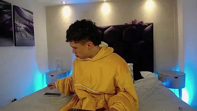 Dominik Souza online show from March 22, 6:09 pm