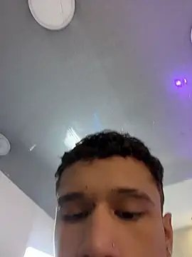 Dominik Souza online show from April 4, 8:04 pm