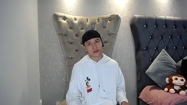 Dominik Souza online show from March 25, 8:08 pm