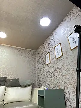 Snapshot of Dominik_Souza chatting on February 11, 12:27 pm Dominik Souza online show from February 11, 12:27 pm