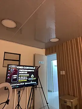 Snapshot of Dominik_Souza chatting on February 19, 12:35 pm Dominik Souza online show from February 19, 12:35 pm