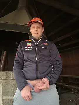 Snapshot of FrankdieSchwuchtel chatting on March 11, 3:28 pm FrankdieSchwuchtel online show from March 11, 3:28 pm