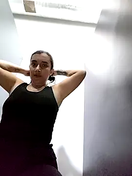 Robin H00t 2 online show from April 6, 6:20 pm