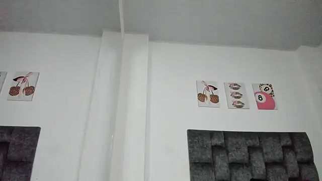 Snapshot of Isabella_Moon9 chatting on June 3, 11:33 am Isabella Moon9 online show from June 3, 11:33 am