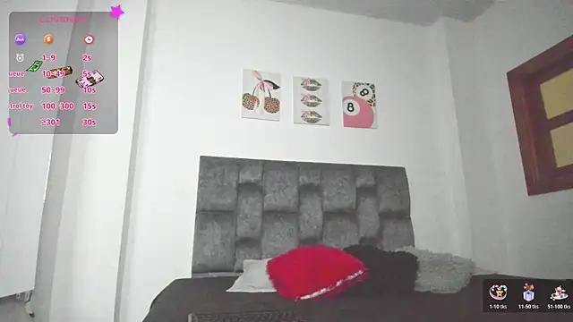 Snapshot of Isabella_Moon9 chatting on June 1, 11:43 am Isabella Moon9 online show from June 1, 11:43 am