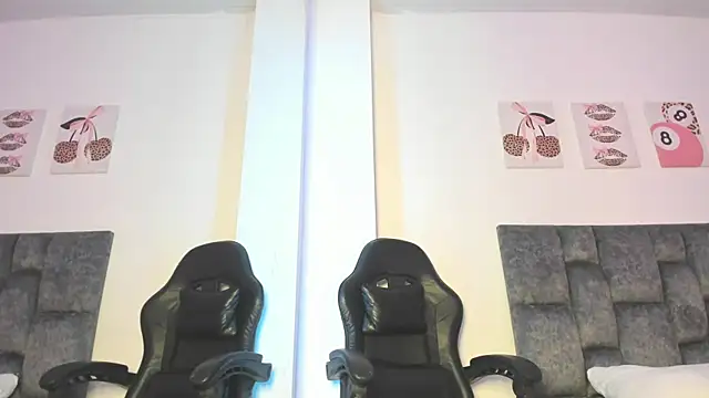 Snapshot of Isabella_Moon9 chatting on May 11, 11:11 am Isabella Moon9 online show from May 11, 11:11 am