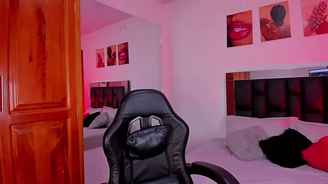 Isabella Moon9 online show from February 19, 11:40 am