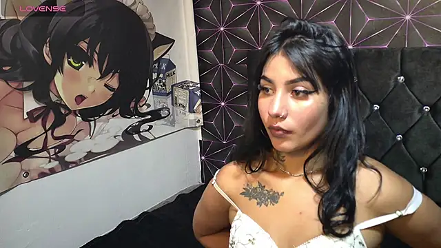 connieehotks online show from March 4, 1:19 pm