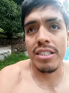 Snapshot of serranoandre chatting on February 27, 9:58 pm serranoandre online show from February 27, 9:58 pm