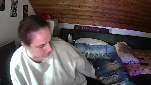 Snapshot of Blutengel_42 chatting on February 25, 8:58 am Blutengel 42 online show from February 25, 8:58 am