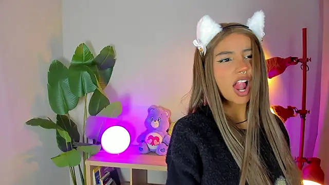 Snapshot of Lia_flor chatting on February 12, 3:50 am Lia flor online show from February 12, 3:50 am