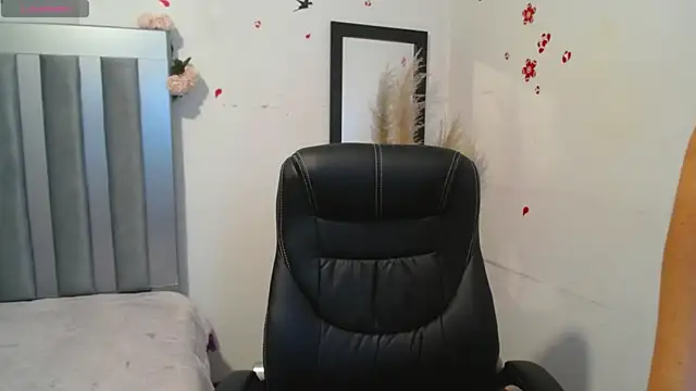 sara marrisson online show from April 2, 5:52 pm