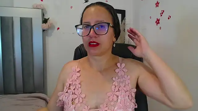 sara marrisson online show from April 7, 10:22 pm