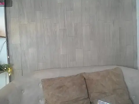 sara marrisson online show from February 4, 9:32 pm