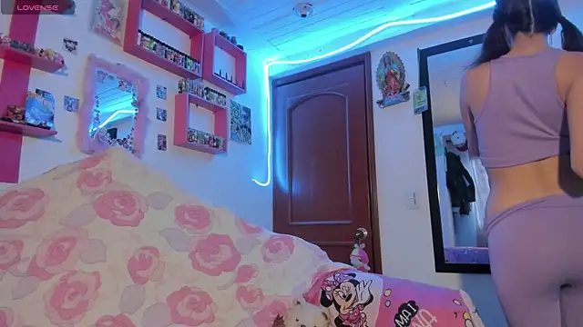 Rebecahart online show from April 14, 10:59 pm