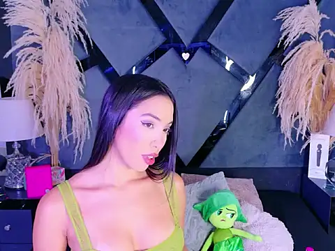 KylieWhitee online show from March 16, 1:37 pm