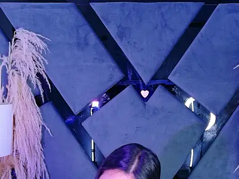 KylieWhitee online show from February 19, 12:02 pm