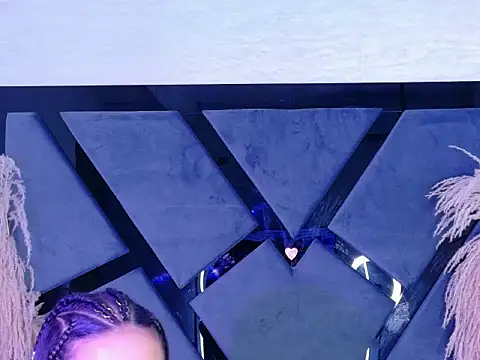 KylieWhitee online show from March 24, 4:34 am