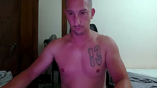 Snapshot of Daniiiel13 chatting on June 13, 12:41 am Daniiiel13 online show from June 13, 12:41 am