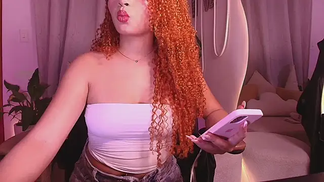 Snapshot of _lindapynk_ chatting on February 17, 1:36 am lindapynk online show from February 17, 1:36 am